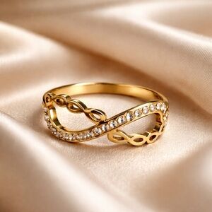 Elegant Stainless Women’s Gold Infinity Ring 💍 Size 7.5